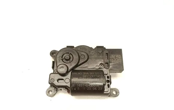 Volkswagen Tiguan Air flap motor/actuator 5WA907511C T16245C