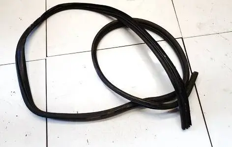 Jeep Grand Cherokee (WK) Rubber seal rear door 