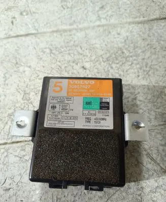 Volvo S40, V40 Door central lock control unit/module 30857627