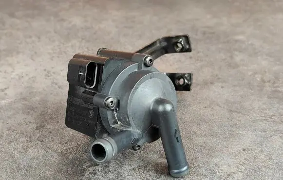 BMW 7 F01 F02 F03 F04 Electric auxiliary coolant/water pump 7629916