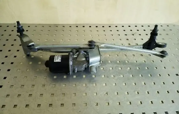 BMW 1 E81 E87 Front wiper linkage 692570601
