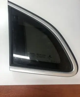 Volvo V40 Rear side window 31352332