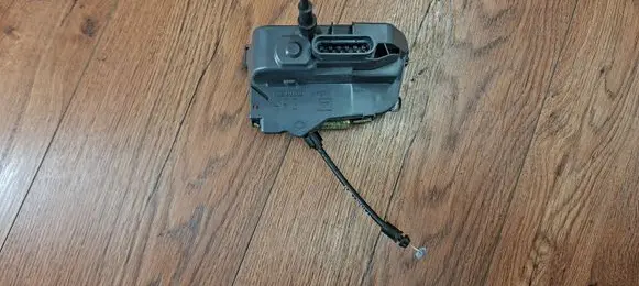 Renault Espace IV Rear door lock 017958