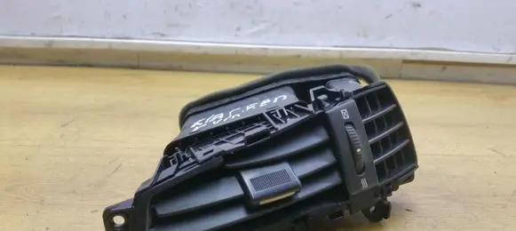 KIA Ceed Dash center air vent grill 808824