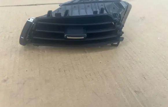 Opel Insignia A Dash center air vent grill 23440306 L296900 L1570702