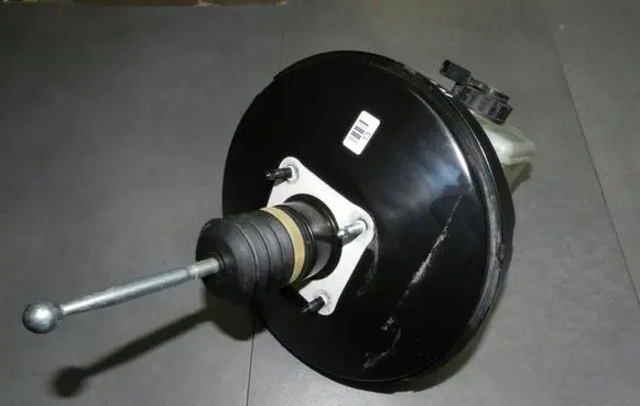 Brake fluid reservoir