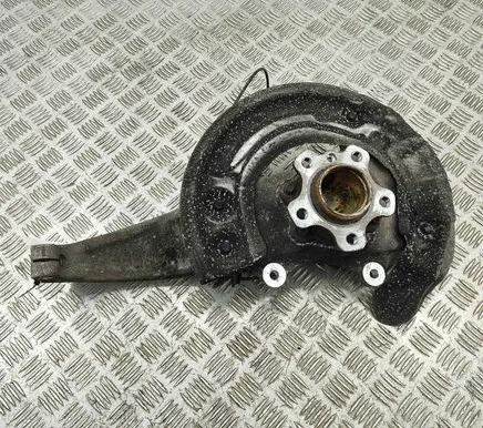 BMW 5 G30 G31 Front wheel hub 6884382
