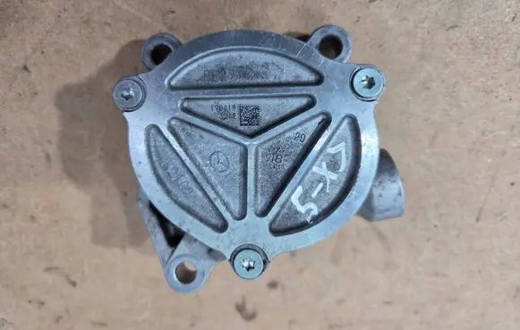Mazda 6 Vacuum pump K2120