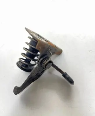 BMW 5 E60 E61 Engine bonnet (hood) release handle 0573