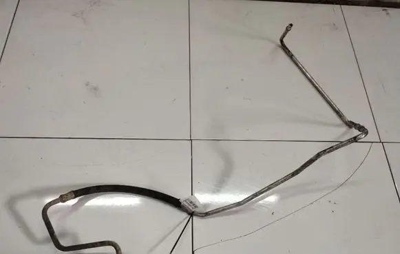 Air conditioning (A/C) pipe/hose