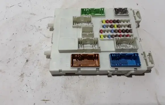 Volvo V40 Fuse module 31453132