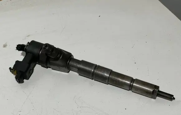 Fuel injector