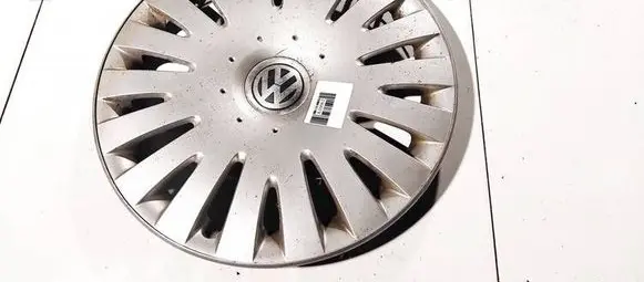 Volkswagen PASSAT B6 R15 wheel hub/cap/trim 3c0601147d