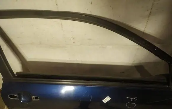 Toyota Corolla E120 E130 Front door glass trim molding 