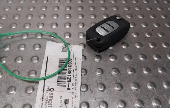 Smart ForTwo III C453 Ignition key/card S26383396 806013512R CF9B6F9B