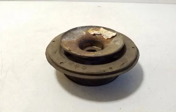 Volkswagen Golf III Coil spring mount 