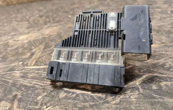 Nissan X-Trail T31 Fuse module