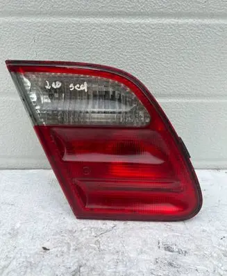 Mercedes-Benz E W210 Tailgate rear/tail lights A2108203764