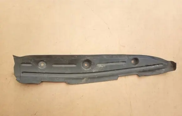 Audi TT TTS Mk2 Fender end trim 8S0821111