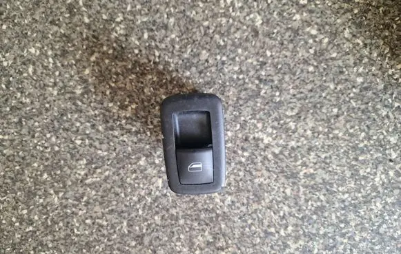 Chrysler 200 Electric window control switch