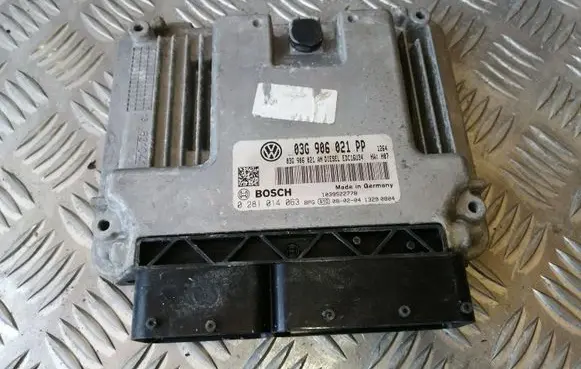 Volkswagen Touran I Engine control unit/module 03G906021PP 0281014063