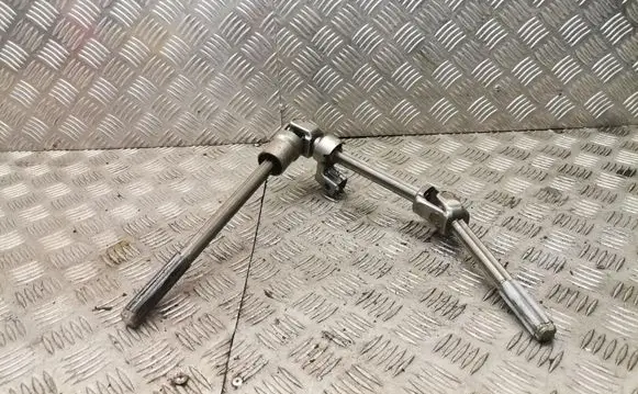 Volkswagen Touareg I Steering column universal joint