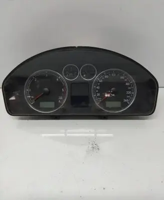 Volkswagen Sharan Speedometer (instrument cluster) 7M3920820F