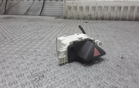 Ford Focus Hazard light switch 2M5T13A350AA