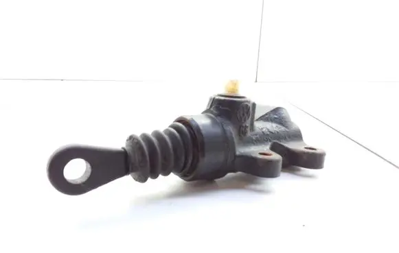Volkswagen PASSAT B3 Clutch slave cylinder 03330300381