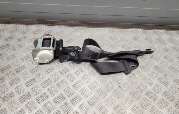 Chevrolet Camaro Front seatbelt 23408150 811831593