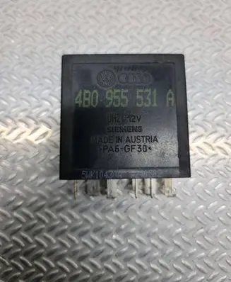 Volkswagen Golf IV Window wiper relay 4B0955531A