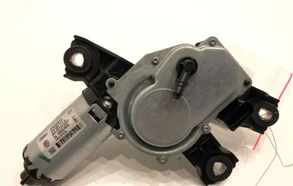 Volkswagen PASSAT B7 Rear window wiper motor 3C9955711A