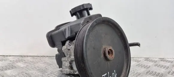 Mercedes-Benz C W204 Power steering pump A0044667001