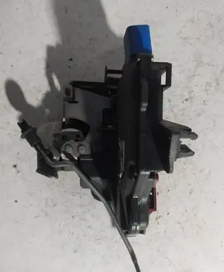 Audi A8 S8 D3 4E Rear door lock 4E0839015