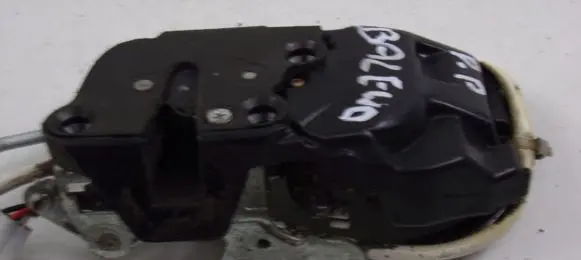 Suzuki Baleno EG Front door lock
