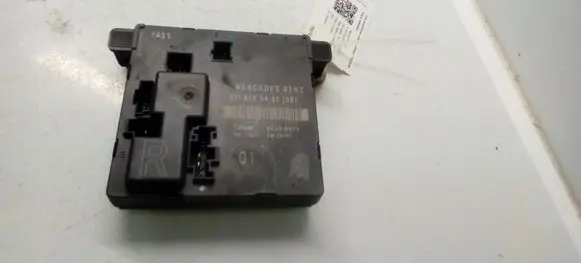 Mercedes-Benz E W211 Door control unit/module 2118703485