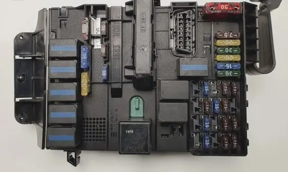 Smart ForTwo I Fuse box set 0001681V006