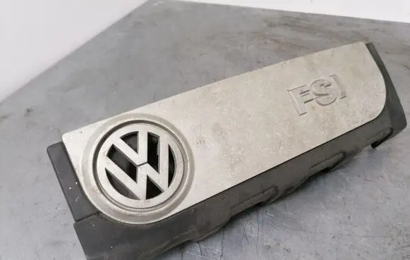 Volkswagen PASSAT B6 Engine cover (trim) 06F129208C