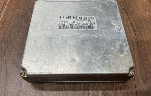 Mercedes-Benz E W210 Engine control unit/module ECU A0255458632 0261206053