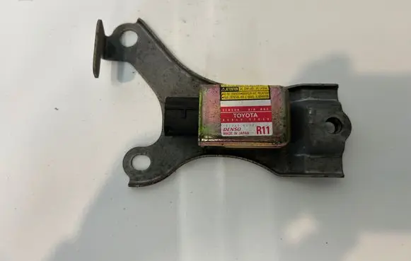Toyota Yaris Verso Airbag deployment crash/impact sensor 8986052050 1879000570 R11
