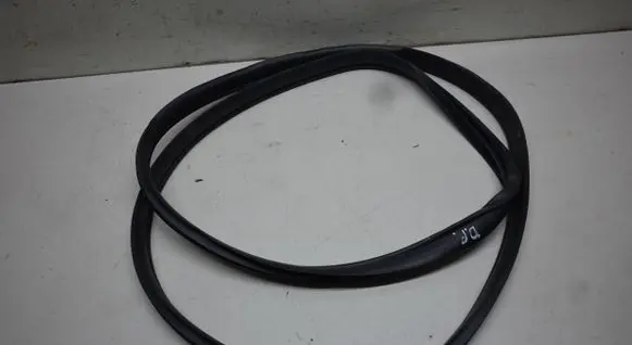 Mazda 3 II Front door rubber seal 