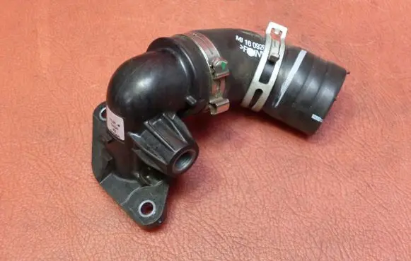 Renault Megane III Engine coolant pipe/hose 147138070