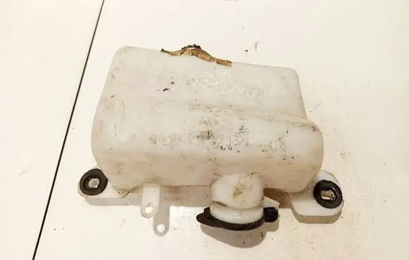 Hyundai Lantra II Windshield washer fluid reservoir/tank 9891029600 98910-29600