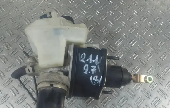 Mercedes-Benz E W211 Brake booster A0004300312