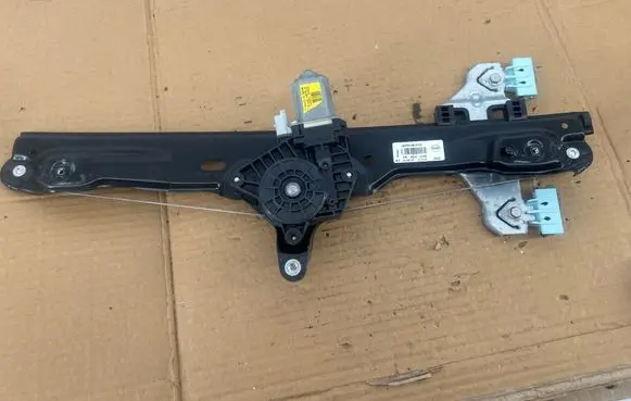 Nissan Qashqai Front door window regulator with motor 807014EA1D