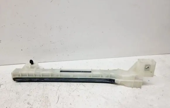 Citroen DS7 Crossback Rear door windshield rail 9821855580