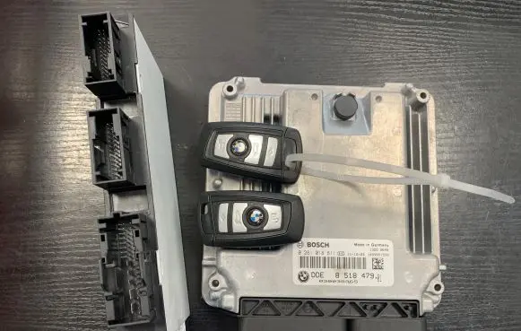 Engine ECU kit and lock set