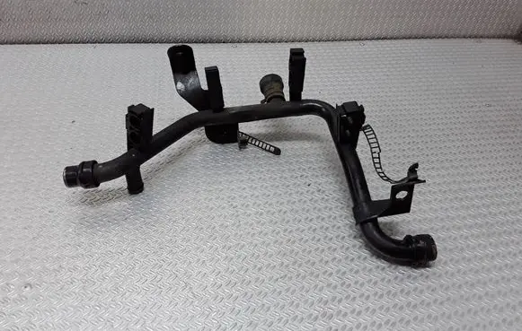 Volkswagen PASSAT B5.5 Engine coolant pipe/hose