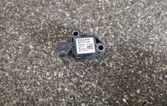 Volvo V50 Airbag deployment crash/impact sensor 30737139