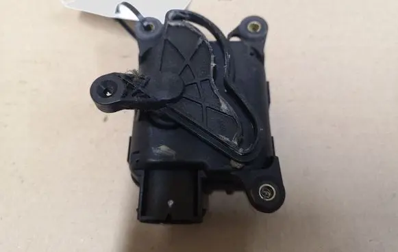 Audi A6 S6 C5 4B Air flap motor/actuator 0132801129